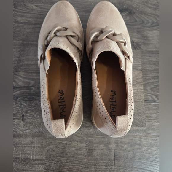 Mad Love taupe slip on platform loafers size 7.5 NWOT - Picture 6 of 7